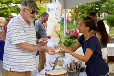 Tickets on Sale for Wildly Popular Wild Wine, Beer, and Food Safari to Benefit Connecticut's Beardsley Zoo!